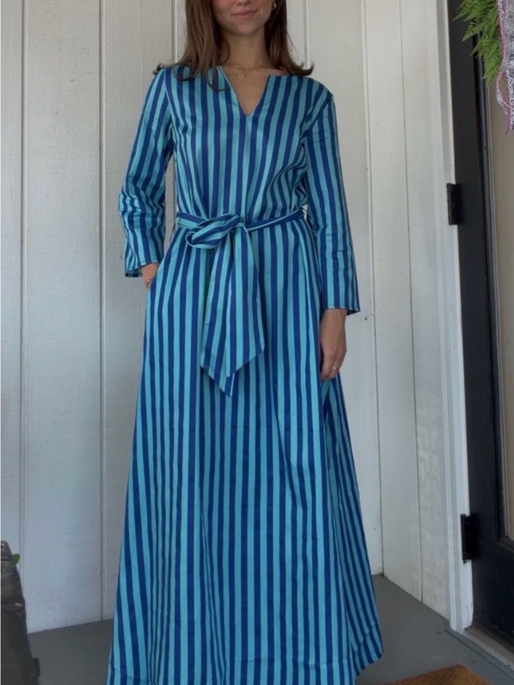 LOvE 💙🩵 NWT Blue Capri Cotton Striped Maxi Dress Tuckernuck Sz Large - Picture 2 of 3